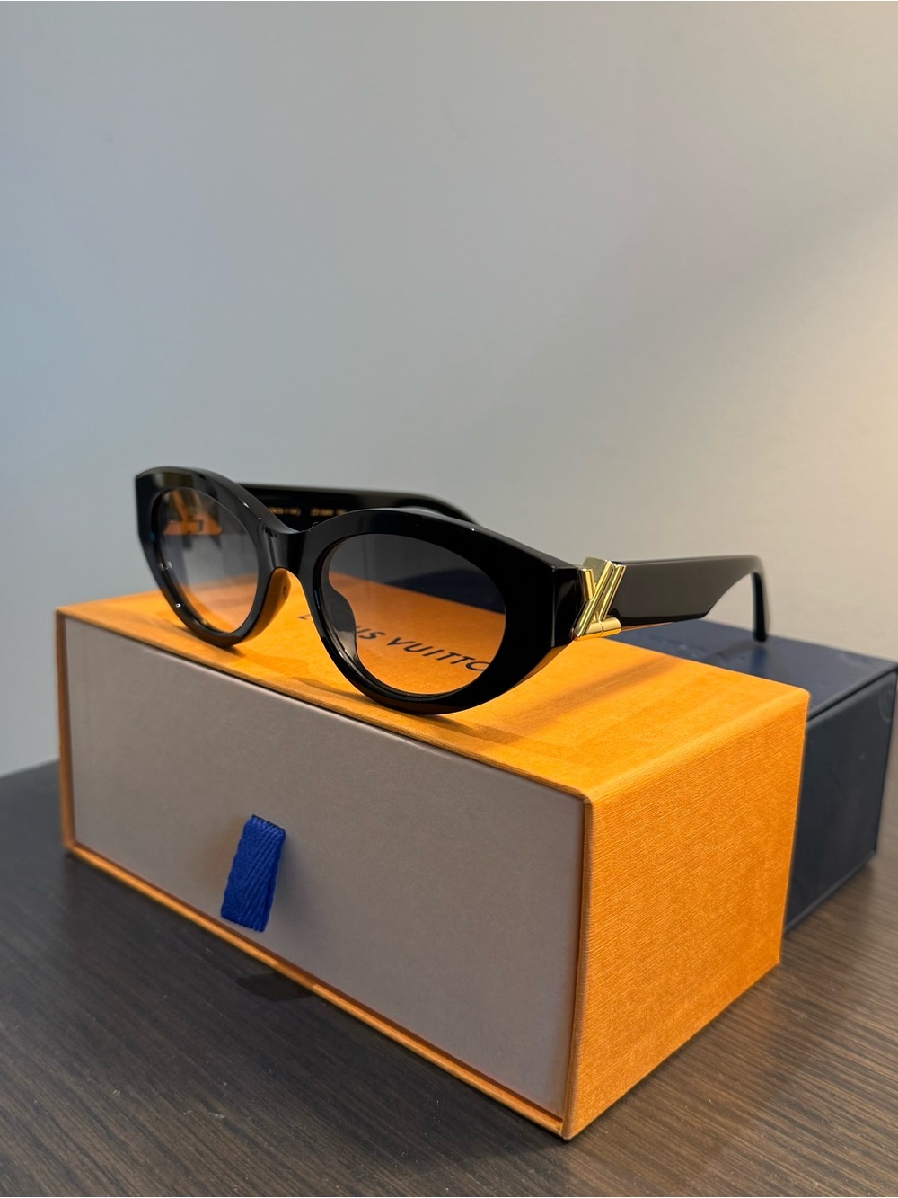Louis Vuitton — LV GO-14 Cat Eye Sunglasses (Z2104W) - Picture 2 of 8